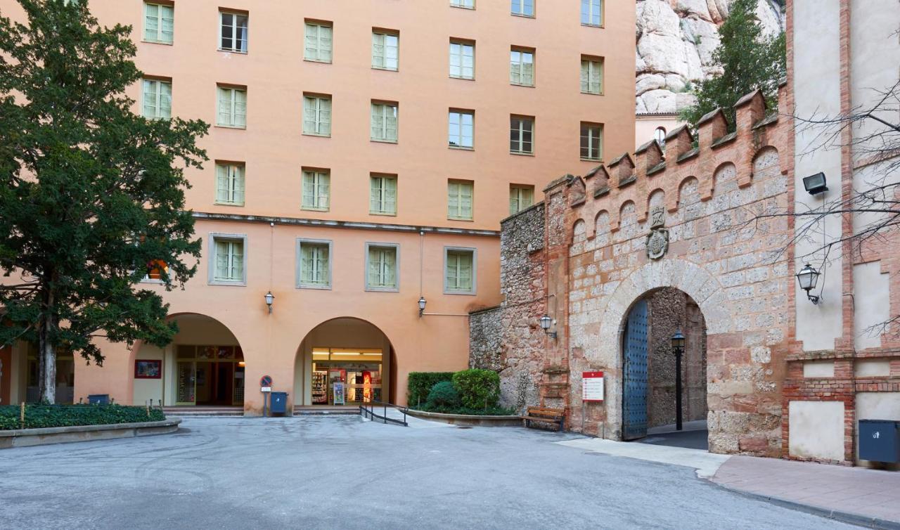 Apartamentos Montserrat Abat Marcet ภายนอก รูปภาพ