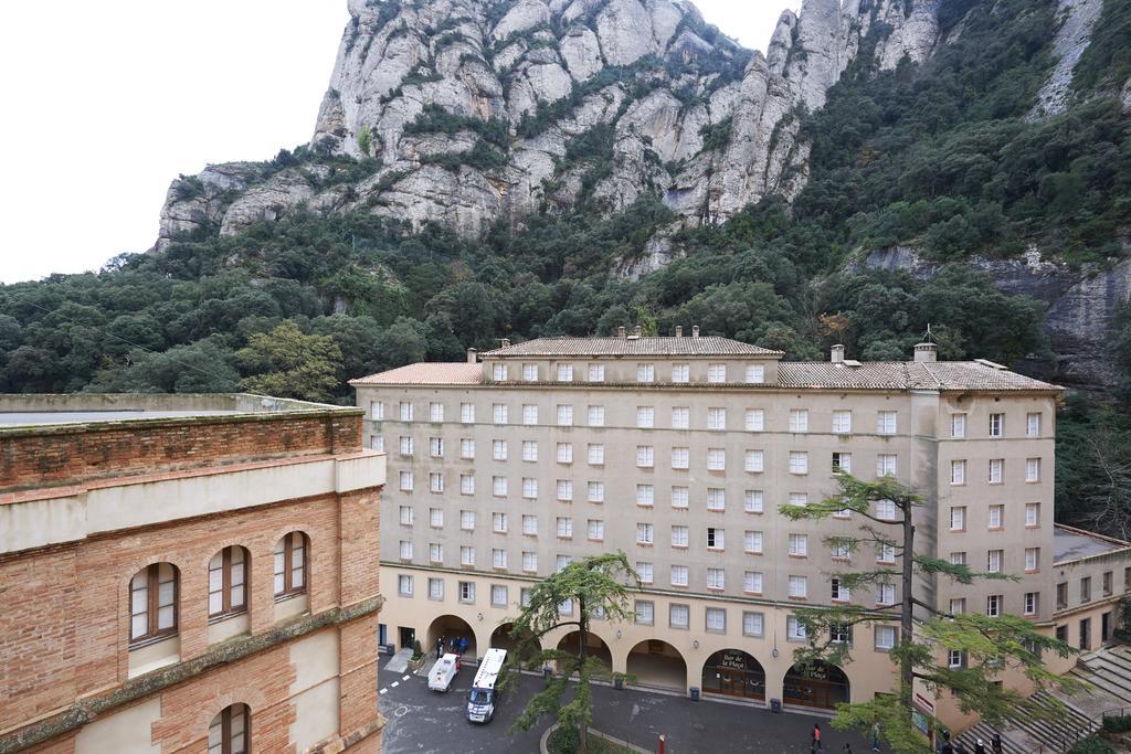 Apartamentos Montserrat Abat Marcet ภายนอก รูปภาพ