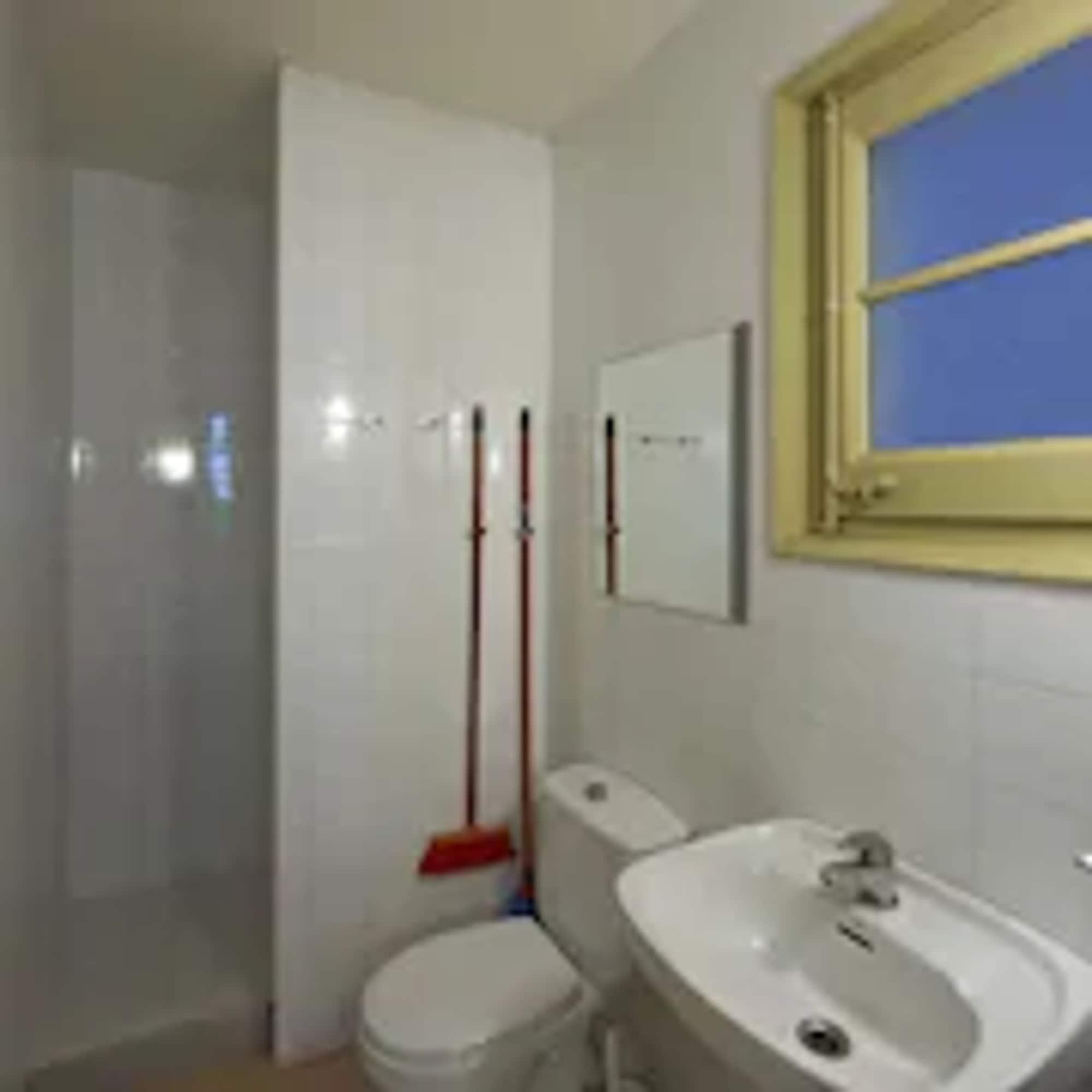 Apartamentos Montserrat Abat Marcet ภายนอก รูปภาพ