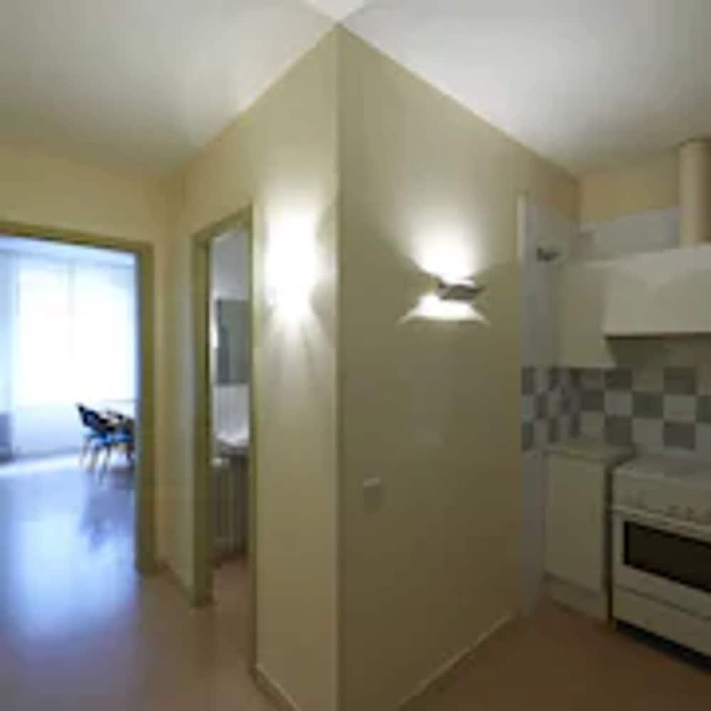 Apartamentos Montserrat Abat Marcet ภายนอก รูปภาพ