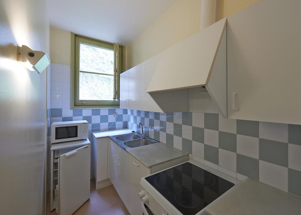 Apartamentos Montserrat Abat Marcet ภายนอก รูปภาพ