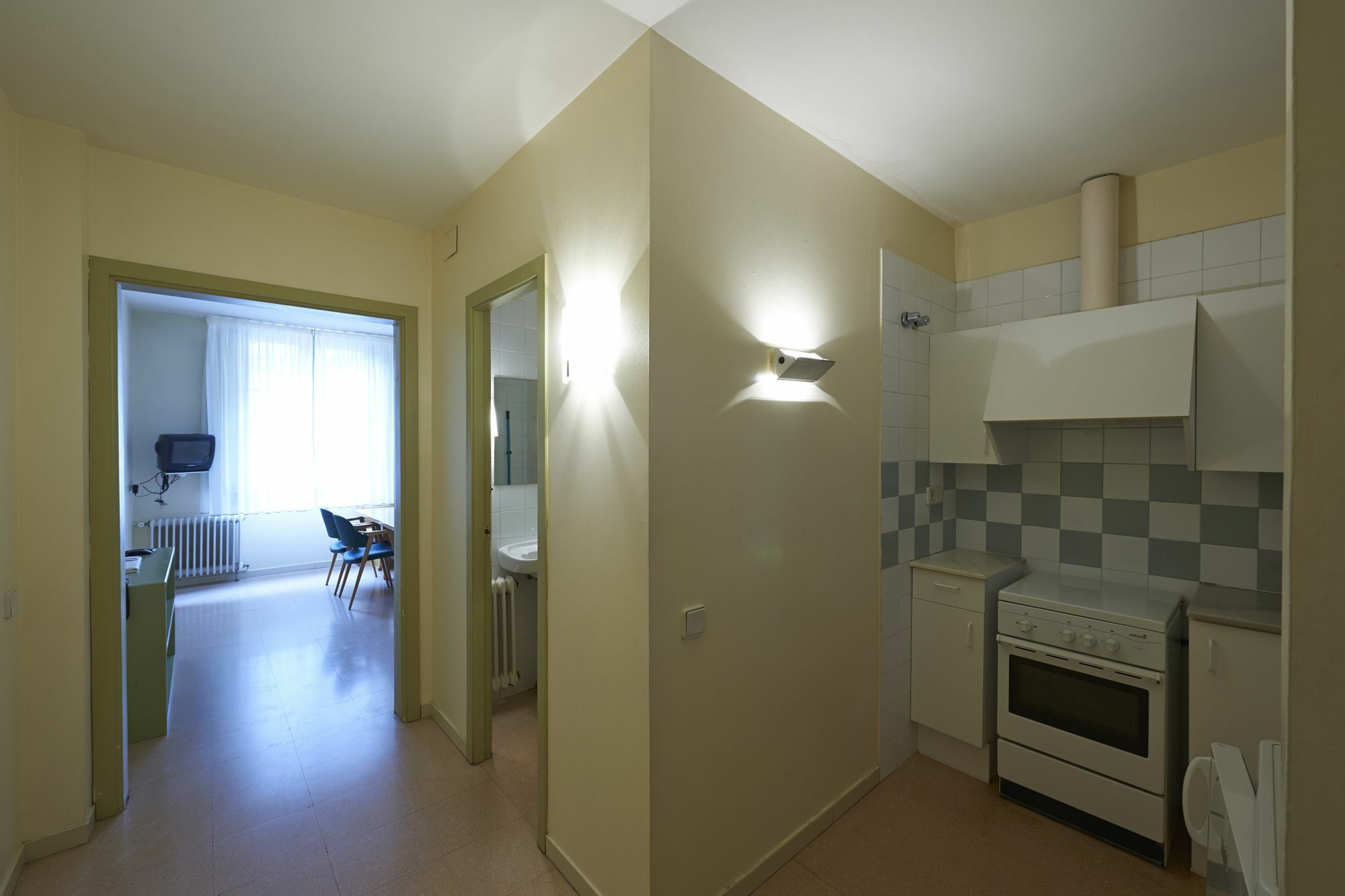 Apartamentos Montserrat Abat Marcet ภายนอก รูปภาพ